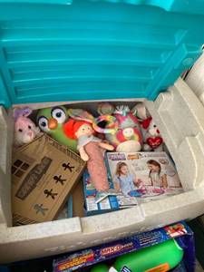 lot 2666 image: Fisher price toy box with toys