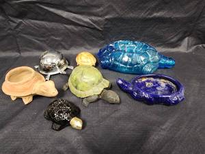 lot 338 image: Vintage Decorative Turtle Collection