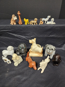 lot 339 image: Vintage Ceramic, Porcelain and Glass Dog Figurine Collection