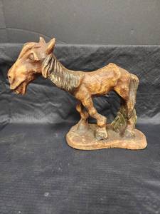 lot 354 image: Vintage Carved Wooden Horse Figurine