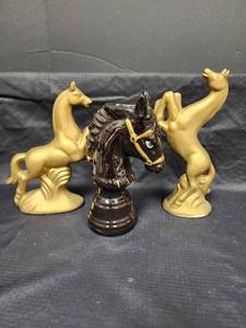 lot 358 image: Vintage Brown Table Lighter Horse Head Knight Chess Piece and 2 Gold Rearing Horses