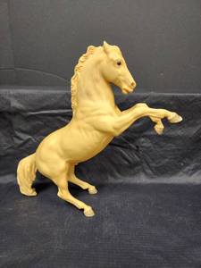 lot 363 image: Vintage Limited-Edition Breyer 1825 70th Anniversary Horse Model - Fighting Stallion or King Model