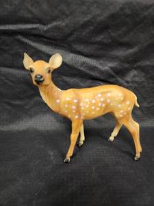 lot 365 image: Vintage Breyer Whitetail Deer Fawn Figurine from the 1970s