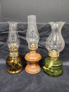 lot 367 image: Vintage Mini Oil Lamps Collection - Set of 3