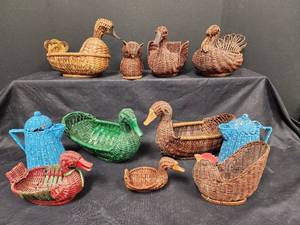 lot 215 image: Vintage Wicker Animal Basket Collection