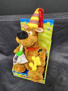 lot 221 image: Birthday Scooby-Doo Plush Toy