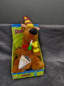 lot 223 image: Scooby-Doo Birthday Party Plush Toy