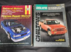 lot 235 image: Vintage Haynes & Chiltons Auto Repair Manuals Bundle