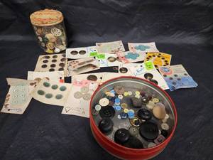 lot 285 image: Vintage Button Collection with Original Cards