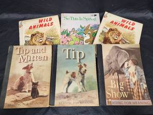 lot 327 image: Vintage Reading for Meaning Educational Book Set