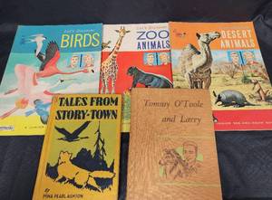 lot 329 image: Vintage Saalfield Junior See-and-Know Book Collection