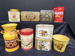 lot 102 image: Vintage Decorative Tin Collection with Hersheys Memorabilia