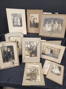 lot 121 image: Vintage 1930s-1940s Professional Portrait Photo Collection