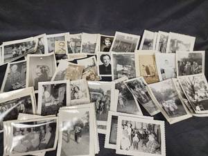lot 125 image: Vintage 1950s Black and White Photo Collection