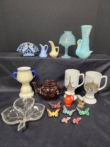 lot 163 image: Assorted Vintage Home Decor