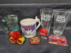 lot 175 image: Vintage Coca-Cola Collectibles Set