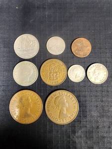 lot 190 image: Vintage Commonwealth Mixed Coin Collection