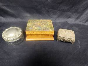 lot 197 image: Vintage Decorative Box Collection - Abalone and Silver