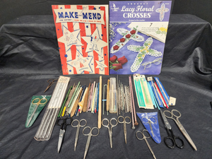 lot 440 image: Vintage Crochet and Tatting Tool Collection