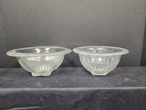 lot 452 image: Vintage Glass Ribbed Mixing Bowls - Set of 2
