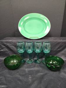 lot 458 image: Set of 4 Wine Glasses, 2 Bowls and Platter
