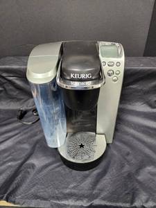 lot 466 image: KEURIG with Reservoir