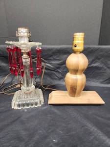 lot 477 image: Two Vintage Lamps