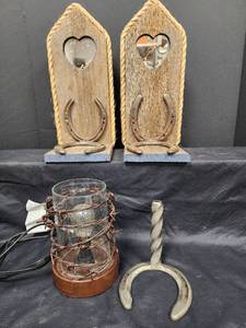 lot 484 image: Rustic Western Decor Collection - Horseshoe Bookends & Barbed Wire Lantern