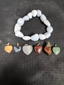 lot 494 image: Polished Stone Bracelet and Pendants