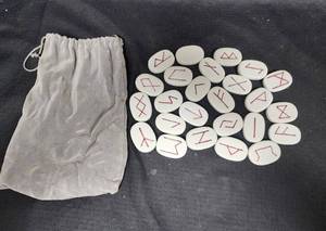lot 500 image: Medieval Renaissance Fair Pouch of Fortune Teller Stones