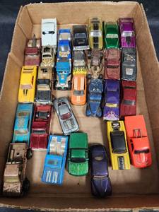 lot 522 image: Mostly HOTWHEELS Brand Toy Cars