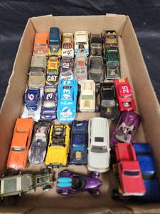 lot 523 image: Toys Collectible Cars