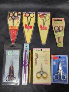 lot 547 image: 7 New Scissors and 2 Crochet Hooks