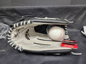 lot 550 image: Rawlings Baseball Glove with Official T-Ball