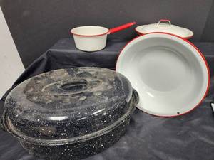 lot 553 image: 4 Pieces Red Trimmed Enamelware and Vintage Black Speckled Enamel Roasting Pan