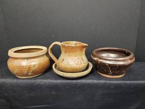 lot 611 image: Vintage Handmade Pottery
