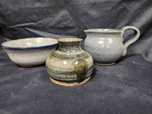 lot 613 image: 3 Pieces Vintage Handmade Pottery