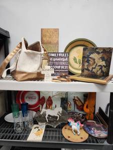 lot 629 image: Miscellaneous Home Decor and Soft Sided Pet Carrier w Leash