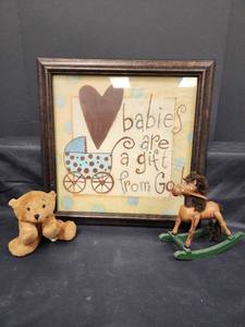lot 641 image: Decor for Baby Room