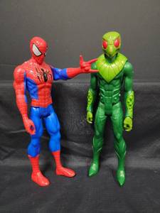 lot 15 image: Marvel Spider-Man and Big Time Green Goblin 12-inch Action Figure Set