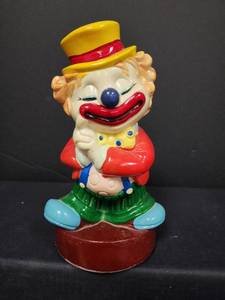 lot 48 image: Vintage Hard Plastic Clown Bank with Yellow Top Hat