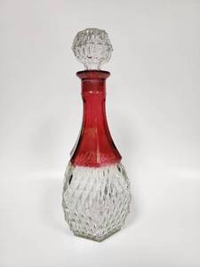 lot 60 image: 12 Vintage Indiana Glass Ruby Red and Clear Glass Diamond Pattern Decanter