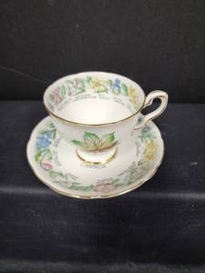 lot 63 image: Vintage Canadian Floral Emblems Teacup and Saucer Set