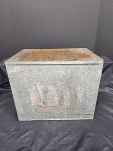 lot 658 image: Antique Galvanized Dairy Porch Cooler by Acorn Industries