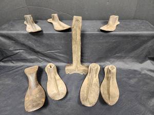 lot 663 image: Antique Cast Iron Cobbler Tools
