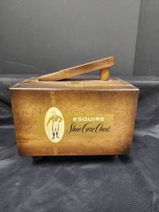 lot 67 image: Vintage Esquire Shoe Care Chest with Kiwi Products