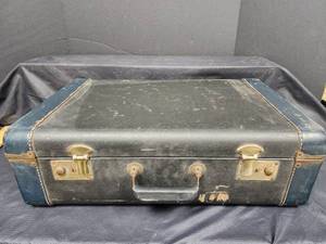 lot 90 image: Vintage Hard-Shell Suitcase with Brass Hardware 24x14x7