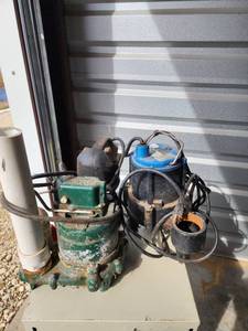 lot 689 image: Lot of 3 Submersible Pumps - Zoeller, Expert, and Unbranded Models (Untested)
