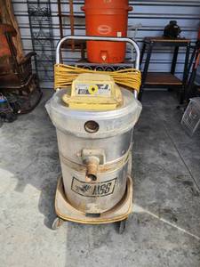 lot 694 image: NSS Model 6000 Ranger Industrial Vacuum 115V ACDC