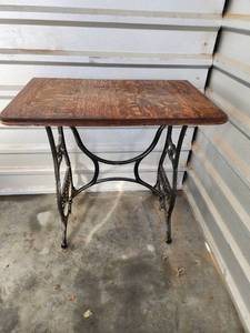 lot 712 image: Antique Eldredge Sewing Machine Base Table with Wood Top